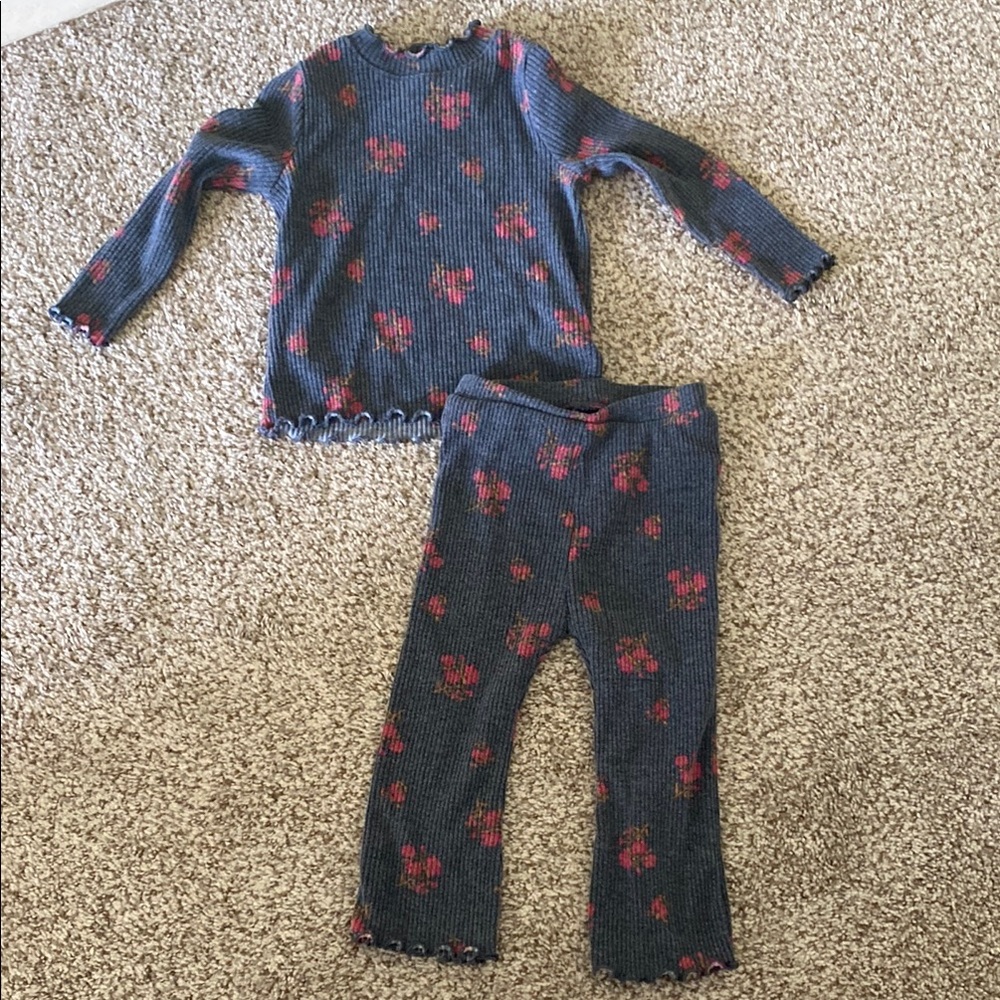 Old Navy Red and Gray 2pc Set Matching Comfort